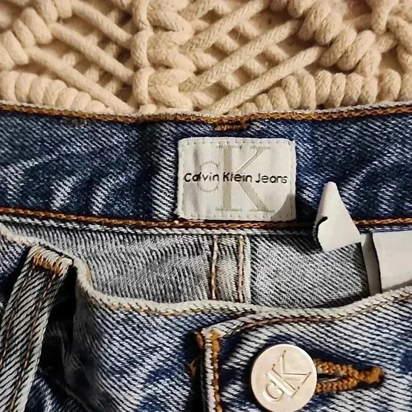 Vintage 1990's Calvin Klein Lightwash High Rise Straight Leg Mom Jeans - Picture 4 of 7